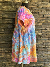 Load image into Gallery viewer, Women’s XXL Geode V-Neck Short Sleeve Linen/Rayon Babydoll Dress with Pockets in ‘Bird Song’
