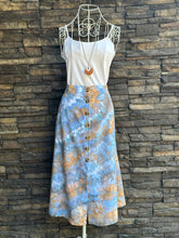 Load image into Gallery viewer, Women’s Large Linen/Rayon Button Front Midi Skirt Pockets in ‘Blue Gray’ Twist
