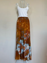 Load image into Gallery viewer, Women’s L/XL Rayon Tiered Maxi Skirt with Pockets in ‘Copper Canyon’
