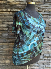 Load image into Gallery viewer, Women’s XXL  Geode Front Twist Short Sleeve Top in ‘Moss Agate’
