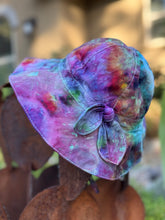 Load image into Gallery viewer, Baby 6-12 Month Geode Sun Hat with Bow &amp; Chin Strap in ‘Cosmic Eyes’
