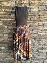 Load image into Gallery viewer, Women’s Large Geode Knee Length Skirt with Ruched Waistband &amp; Pockets in ‘Turkey Tail Mushroom’
