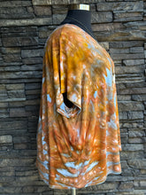 Load image into Gallery viewer, Women’s 4X Luxe V-Neck T-Shirt in ‘Copper Canyon’ Waves
