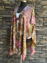 Load image into Gallery viewer, Women’s One Size (Fits M-3X best) Linen/Rayon Geode Kimono in ‘Mother Nature’
