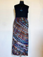 Load image into Gallery viewer, Women’s XL Maxi Skirt in ‘Dark Star’ Twist
