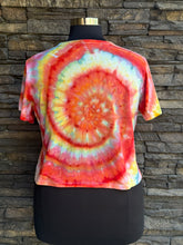 Load image into Gallery viewer, Women’s XL Cropped Spiral T-Shirt in ‘Tropical Daydream’

