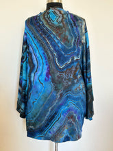 Load image into Gallery viewer, Women’s XL/XXL Reverse Geode Hand-sewn Bell Sleeved Kimono with Pockets in ‘Midnight Sapphire’
