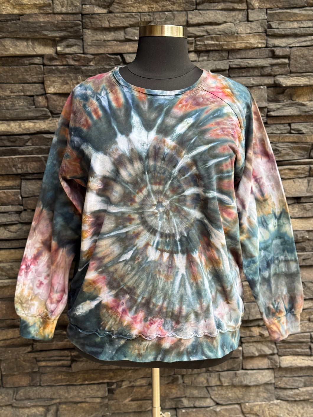 Women’s XL Oversized 100% Organic Cotton Burt’s Bees Spiral Sweatshirt in ‘Pinot Sage & Teal’