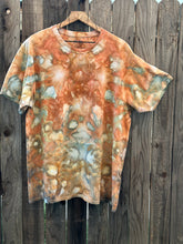 Load image into Gallery viewer, Men’s 2XL Psychedelic Earth Toned T-Shirt
