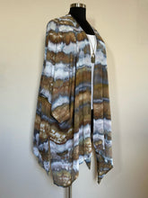 Load image into Gallery viewer, Women’s L-3X Handsewn Rayon Challis Kimono Duster in ‘Pewter Twist’
