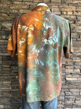 Load image into Gallery viewer, Men’s Large Short Sleeve Button Up Shirt in ‘Woodland Camo’

