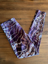 Load image into Gallery viewer, Women’s Large (8/10–fit like a medium) Geode Wide Waistband Leggings in ‘Eggplant’
