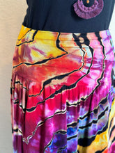 Load image into Gallery viewer, Women’s Medium Reverse Geode Cropped Palazzo Pants with Pockets in ‘Fiesta’
