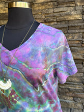 Load image into Gallery viewer, Women’s 1X Geode 100% Cotton V-Neck T-Shirt in ‘Midnight Opal’
