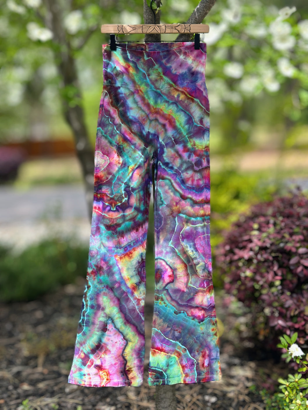 Women’s Large Geode Yoga Pants in ‘Cosmic Eyes’