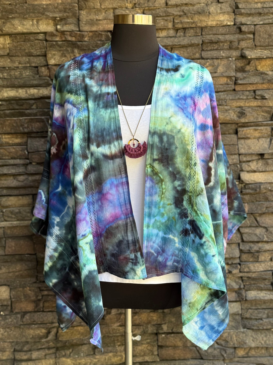 Women’s One Size (fits M-3X best) Geode Kimono in ‘Abalone’