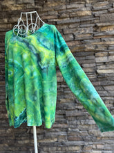 Load image into Gallery viewer, Women’s Large Geode Long-Sleeve V-Neck T-Shirt in ‘Parrot Wing Chrysocolla’
