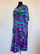 Load image into Gallery viewer, Women’s One Size 100% Rayon Caftan in ‘Northern Lights’
