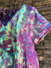 Load image into Gallery viewer, Women’s Medium (could fit a large too) Linen/Rayon Geode V-Neck Babydoll Dress with Pockets in ‘Northern Lights’

