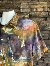 Load image into Gallery viewer, Men’s 2XL Geode Knit Button-up Short Sleeved Shirt in ‘Maligano Jasper’
