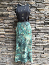 Load image into Gallery viewer, Women’s Large Pact Organic Cotton Geode Ribbed Midi Skirt in ‘Moss Agate’
