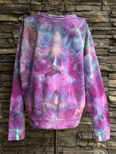 Load image into Gallery viewer, Women’s XL 100% Cotton Crewneck Sweatshirt with Heart in ‘Northern Lights’

