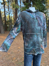 Load image into Gallery viewer, Men’s 2XL Geode Long Sleeved Hooded Henley in ‘Starling’
