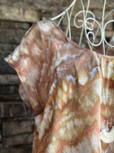 Load image into Gallery viewer, Women’s Small 100% Rayon Short Sleeve Top in ‘Desert Rose’
