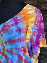 Load image into Gallery viewer, Women’s 3X Luxe V-Neck T-Shirt in ‘Bird Song’ Spiral
