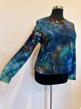 Load image into Gallery viewer, Women’s XL Geode Pullover with Thumbholes and Pockets in ‘Azurite and Malachite Mix’
