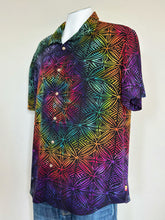 Load image into Gallery viewer, Men’s Large 100% Rayon Button Up Shirt in ‘Kaleidoscope’ Spiral

