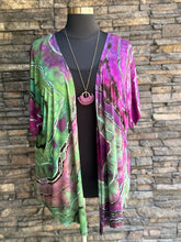 Load image into Gallery viewer, Women’s XL Reverse Geode Kimono in ‘Emerald Berry’
