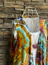 Load image into Gallery viewer, Women’s Medium Geode Sleeveless Cardigan with Pockets in ‘Koroit Boulder Opal’
