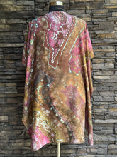 Load image into Gallery viewer, Women’s One Size (Fits M-3X best) Linen/Rayon Geode Kimono in ‘Mother Nature’
