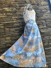 Load image into Gallery viewer, Women’s Large Linen/Rayon Button Front Midi Skirt Pockets in ‘Blue Gray’ Twist
