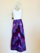 Load image into Gallery viewer, Women’s Medium Linen/Rayon Midi Button Front Skirt with Pockets in ‘Northern Lights’ Twist
