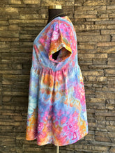Load image into Gallery viewer, Women’s XXL Geode V-Neck Short Sleeve Linen/Rayon Babydoll Dress with Pockets in ‘Bird Song’
