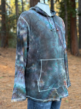 Load image into Gallery viewer, Men’s 2XL Geode Long Sleeved Hooded Henley in ‘Starling’
