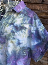 Load image into Gallery viewer, Women’s Large Short Sleeved Button Up Blouse Shirt Top in ‘Avalon’
