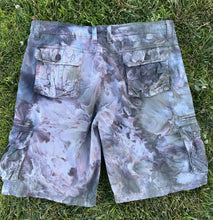 Load image into Gallery viewer, Men’s Size 36 Ice Dyed Cargo Shorts in ‘Pewter’
