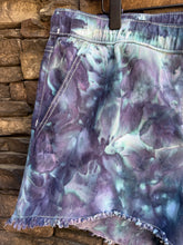 Load image into Gallery viewer, Women’s Size 16 (XXL) Pull-on Short with Drawstring &amp; Raw Hem in ‘Dreamy Nights’
