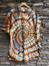 Load image into Gallery viewer, Men’s XL (runs big &amp; tall) Spiral T-Shirt in ‘Rattlesnake’
