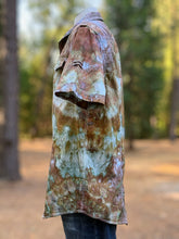 Load image into Gallery viewer, Men’s XL Geode Pearl Snap Button Up Short Sleeved Shirt in ‘Wild Thing’
