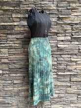 Load image into Gallery viewer, Women’s Large Pact Organic Cotton Geode Ribbed Midi Skirt in ‘Moss Agate’
