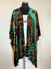 Load image into Gallery viewer, Custom Geode Bamboo Velour Kimono Duster in ‘Boulder Turquoise’ for Raina
