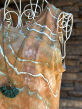 Load image into Gallery viewer, Women’s Medium Fitted Geode Tank Top in ‘Wild Thing’

