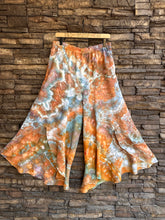 Load image into Gallery viewer, Women’s Medium (fit more like a large) 100% Rayon Geode Flounce Pull-on Pants in ‘Sunset Canyon’
