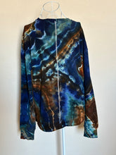 Load image into Gallery viewer, Women’s Medium Geode Pullover with Thumbholes and Pockets in ‘Azurite’
