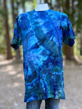 Load image into Gallery viewer, Men’s Large Tall (may even fit an XL!) Geode T-Shirt in ‘Deep Sea Dream’
