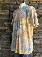 Load image into Gallery viewer, Men’s 2XL Spiral T-Shirt in ‘Blue Gray’
